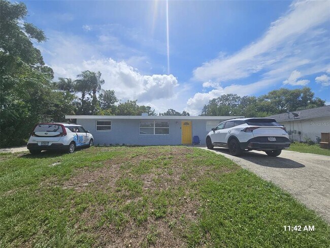 Building Photo - 1953 W Skyline Dr
