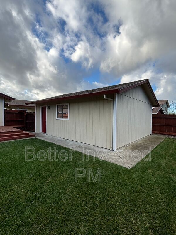 Building Photo - 1912 Cooper Dr