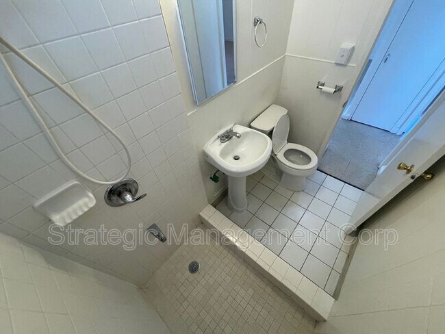 Building Photo - 1019 Pawa?a Ln