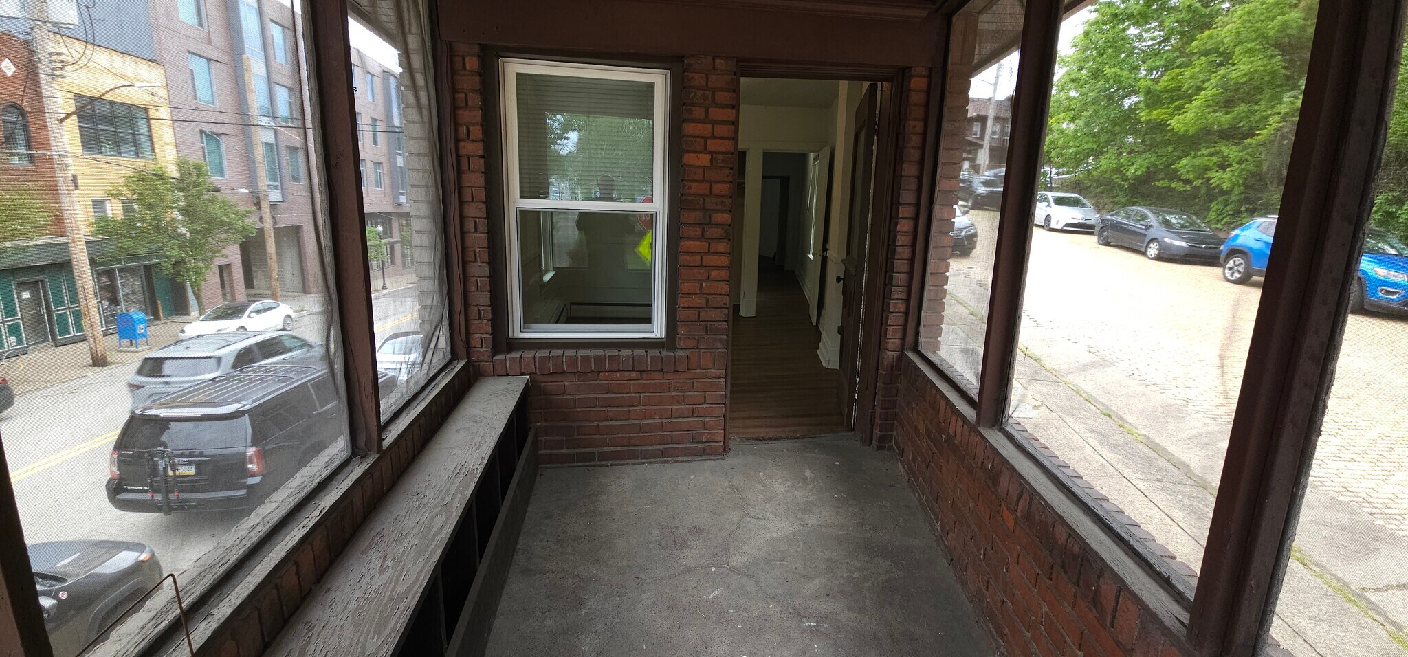 Building Photo - 2370 Eldridge St