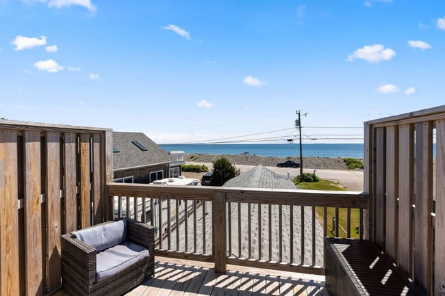 Building Photo - 1611 NH-1A