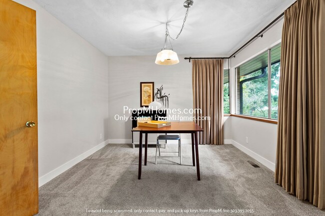 Building Photo - Stunning 3-Bedroom Mid-Century Modern Home...