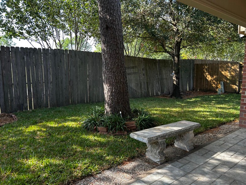 Building Photo - 21725 York Timbers Dr