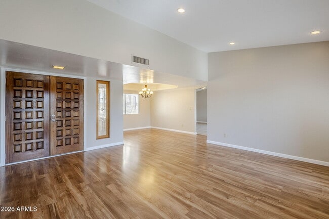 Building Photo - 7707 S Kenwood Ln