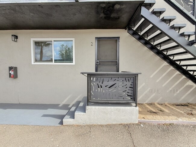 Building Photo - 825 Normark Terrace