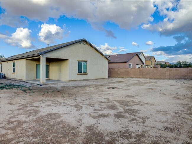 Building Photo - 3-Bedroom, 2-Bathroom in Marana AZ!