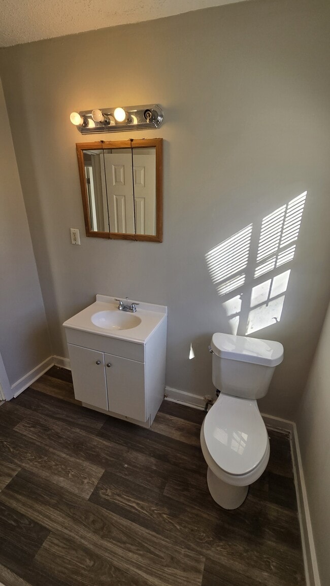 Building Photo - 512 Woodward Ave