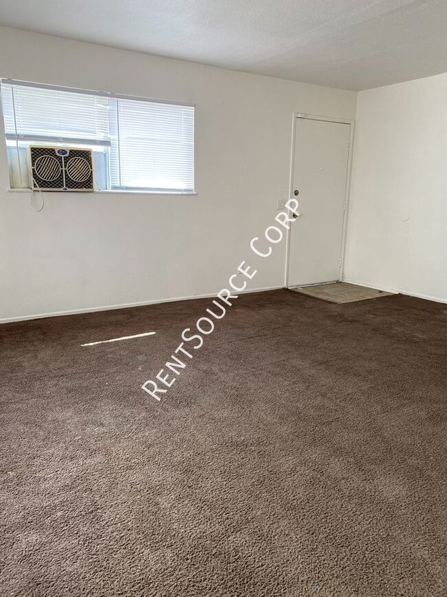 Building Photo - 1 Bedroom 1 Bathroom in Palmdale