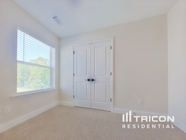 Building Photo - 432 Cantrell Dr