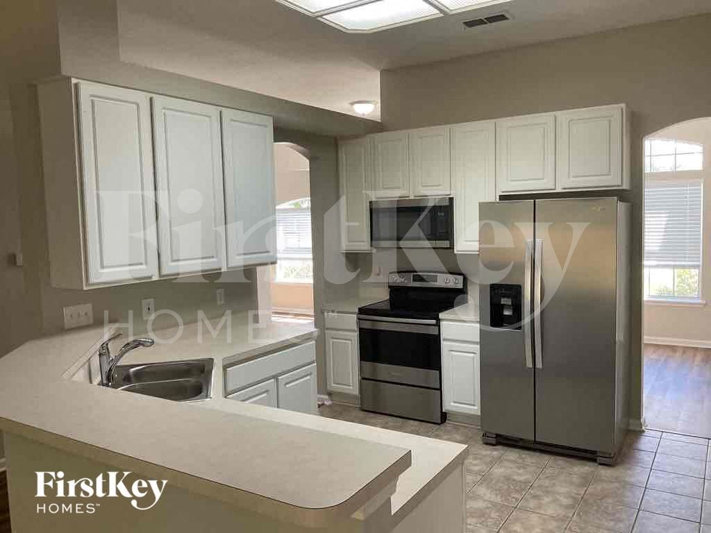 Building Photo - 4592 Royal Port Dr