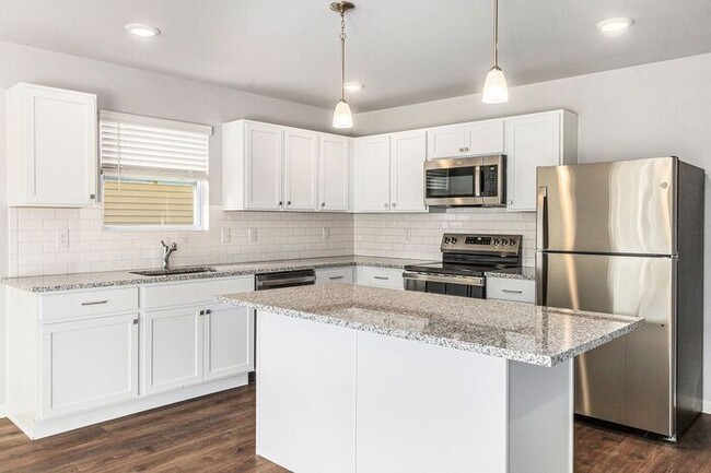 Building Photo - 109 Iris Ct
