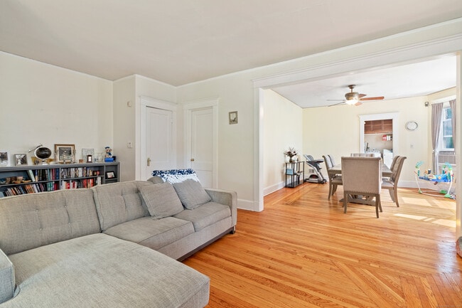 Building Photo - 253 W Elm St