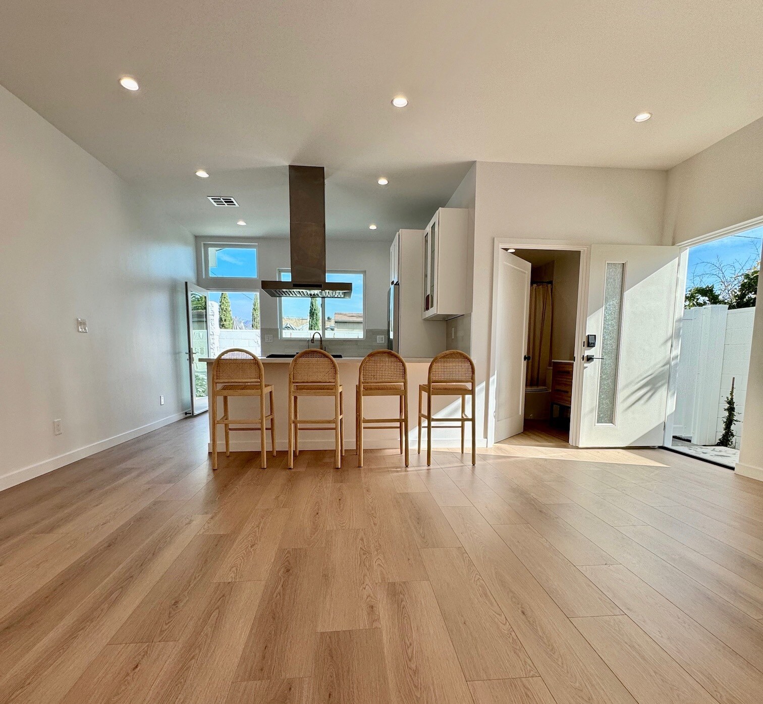 Open concept - 7532 Beck Ave