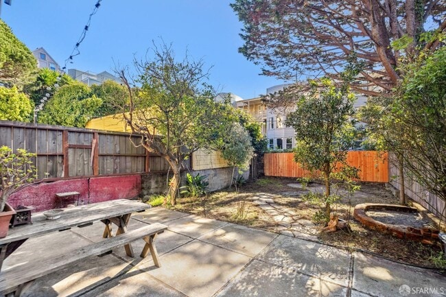 Building Photo - 1241 Fulton St