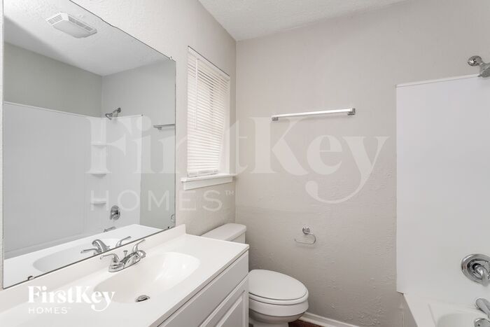 Building Photo - 1409 Harrison Ln