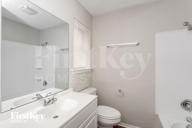 Building Photo - 1409 Harrison Ln