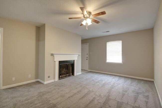 Building Photo - 925 Westland Dr SW