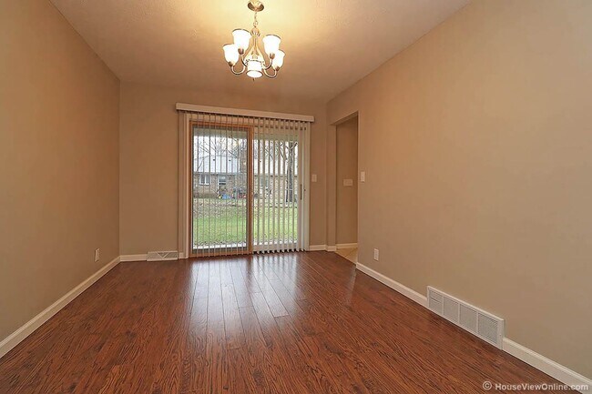 Building Photo - 2031 Allen Dr