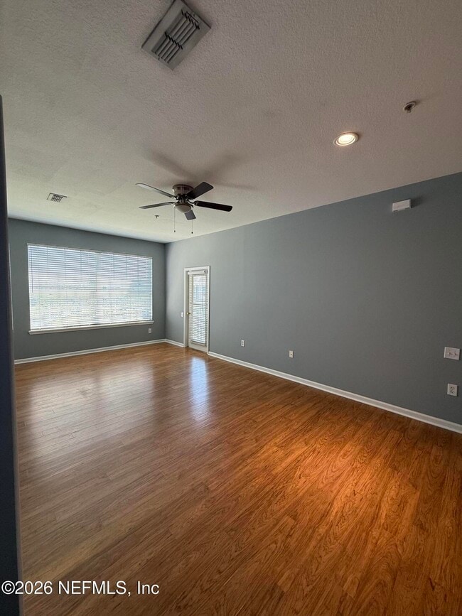 Building Photo - 7990 Baymeadows Rd
