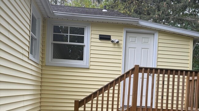 Building Photo - 257 Noroton Ave