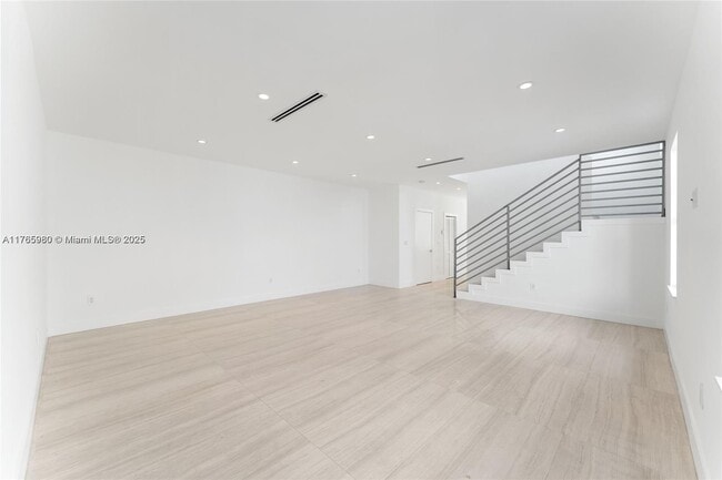 Building Photo - 1352 SW 22nd St