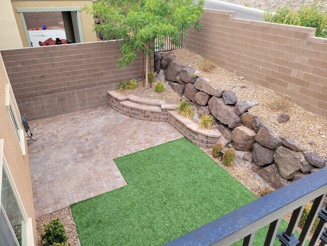 Building Photo - Gorgeous Pardee Home – 4 Bed | 3.5 Bath | ...