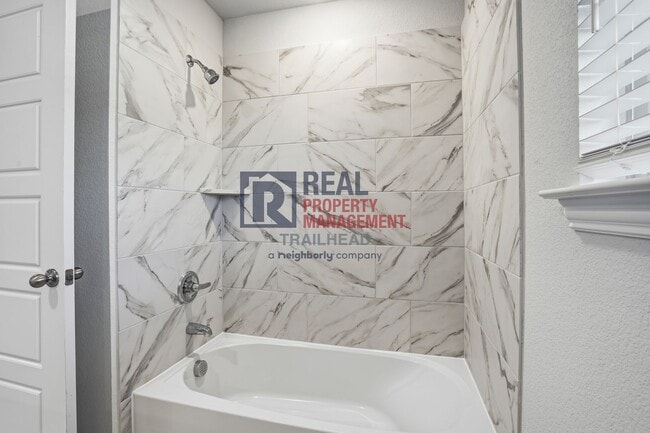 Building Photo - Refined 3-Bedroom Single-Story Home with Versatile Layout