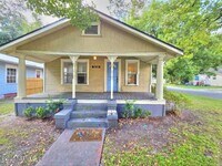 Building Photo - 3058 Phyllis St