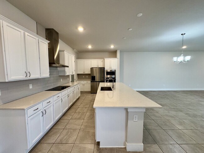 Building Photo - 8965 Drummer Plank Dr