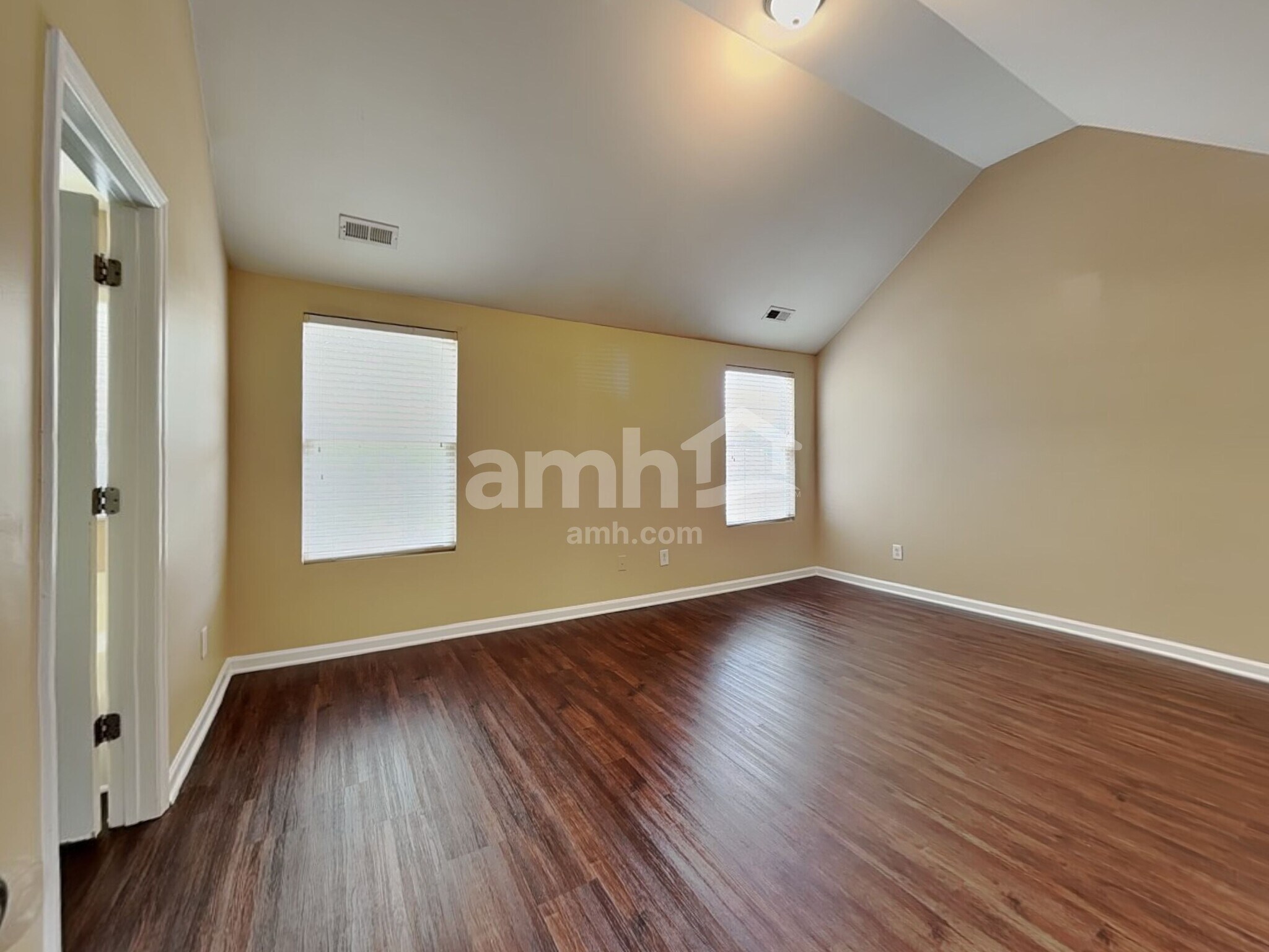 Building Photo - 3827 Chehaw Dr