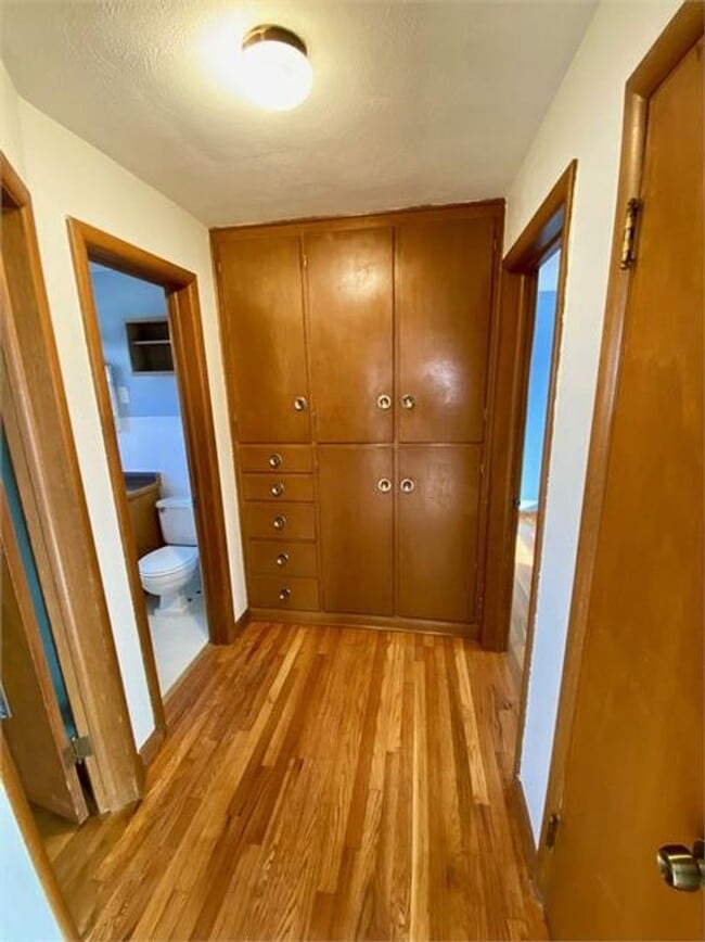 Building Photo - Charming 2 bedroom / 1 bath duplex in the heart of Lafayette