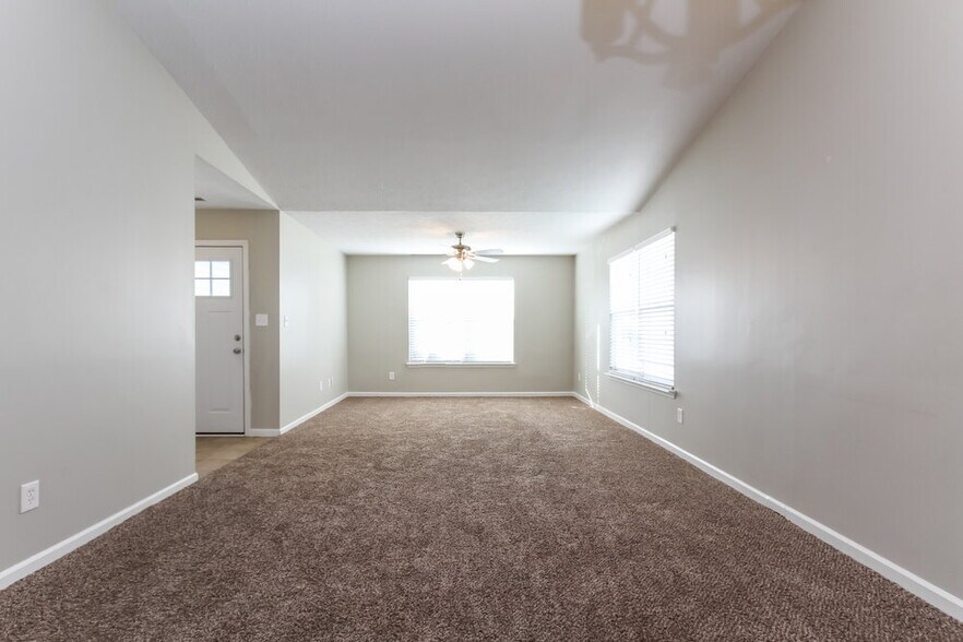 Building Photo - 1555 Sanner Dr