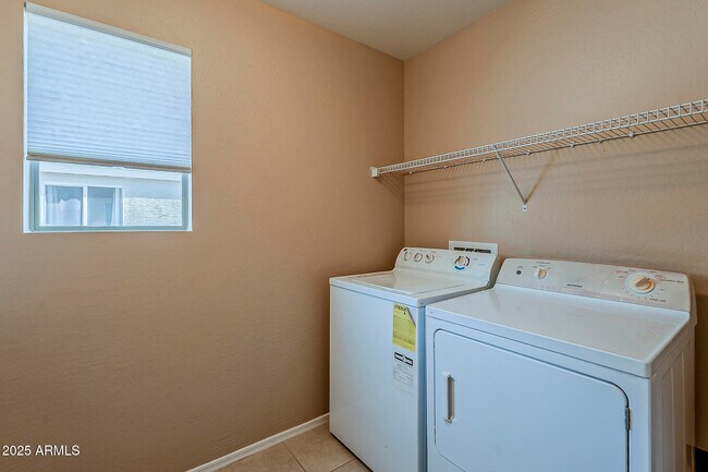 Building Photo - 5764 E Everhart Ln