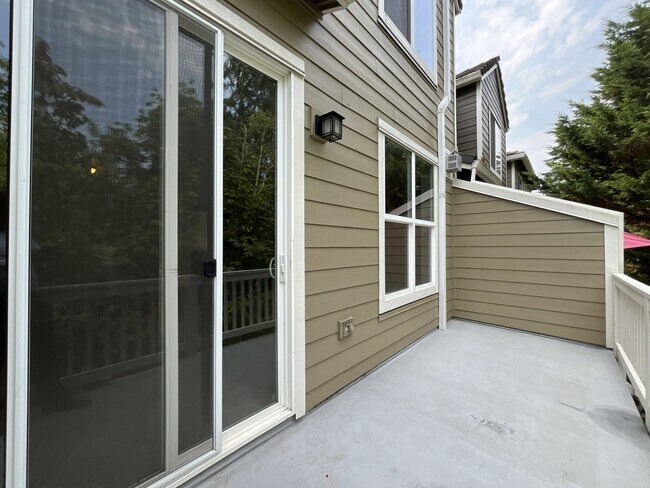 Building Photo - 2677 NW Preston Ct