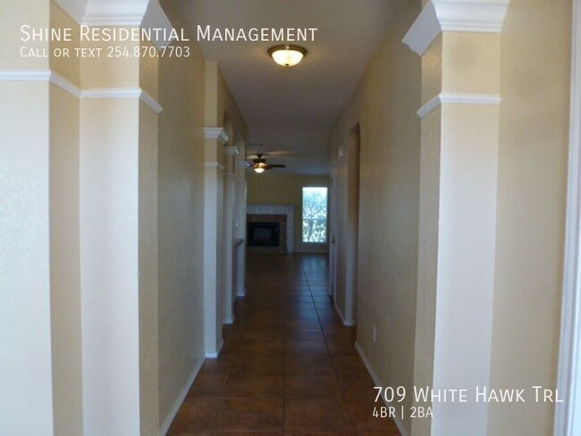Building Photo - 709 White Hawk Trl