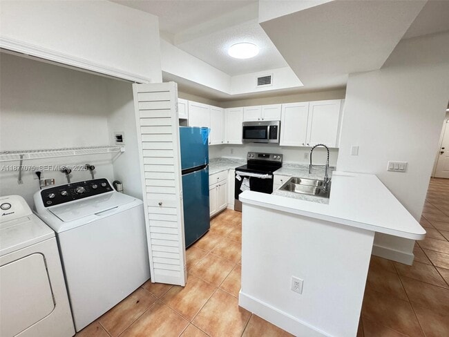 Building Photo - 10170 SW 88th St