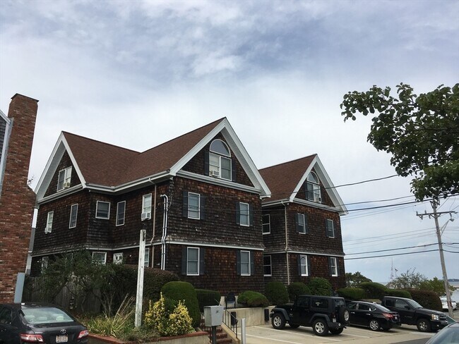 Building Photo - 24 Chilton St