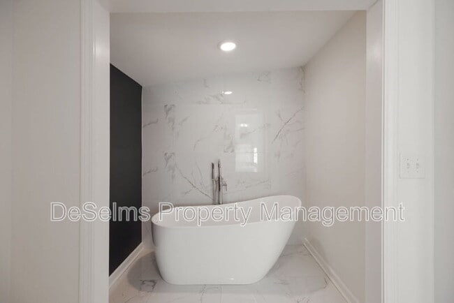 Building Photo - 4204 Brush Hill Rd