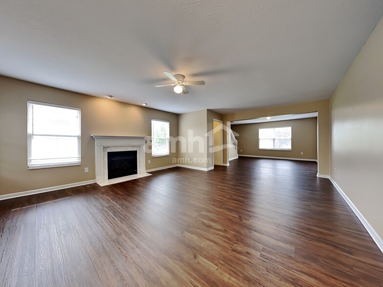 Building Photo - 4230 Mallard Dr