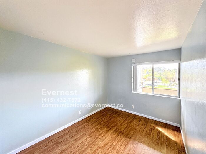 Building Photo - 2345 Paloma Ct