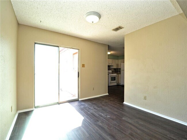 Building Photo - 8407 Gallatin Dr