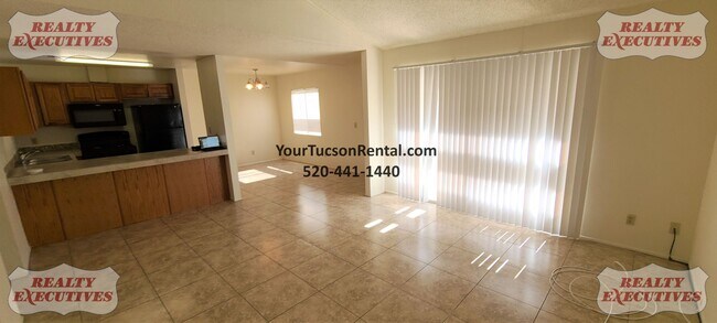 Building Photo - 22nd & Kolb Area Condo - Upstairs unit in ...