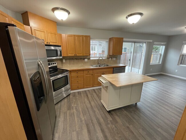 Kitchen / Dining - 28120 239th Plz SE