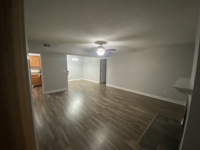 Building Photo - 448 Deerwood St