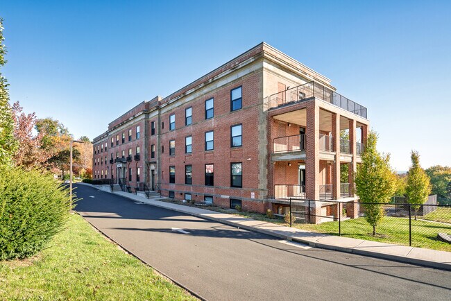 Primary Photo - 170 Ridge Rd