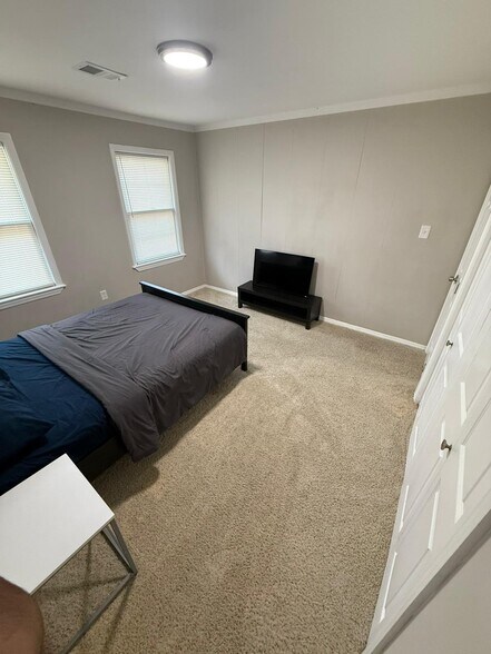 Building Photo - 2823 Chablis Cir