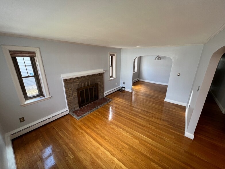 Building Photo - 202 Orient Ave