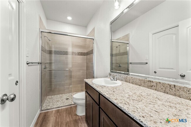 Building Photo - 1118 B Zora Dr