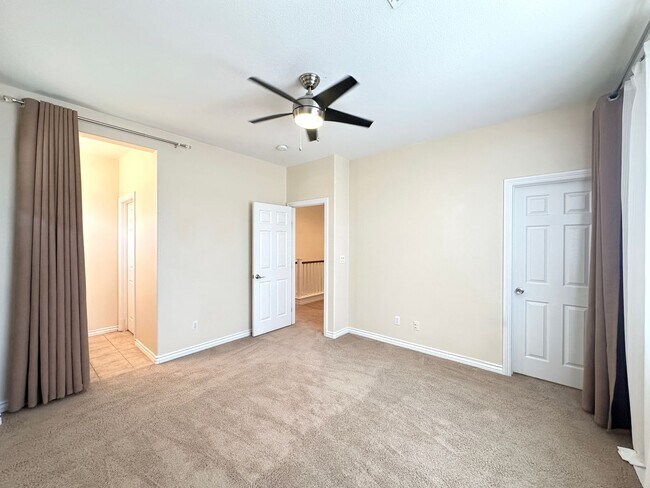 Building Photo - 8137 Aurora Mist St