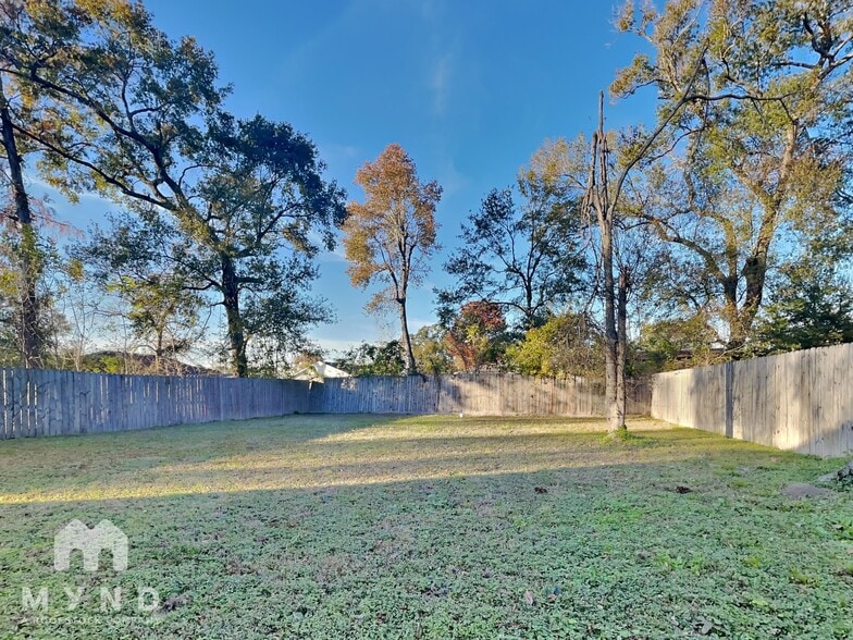 Building Photo - 5305 Westbrook Rd